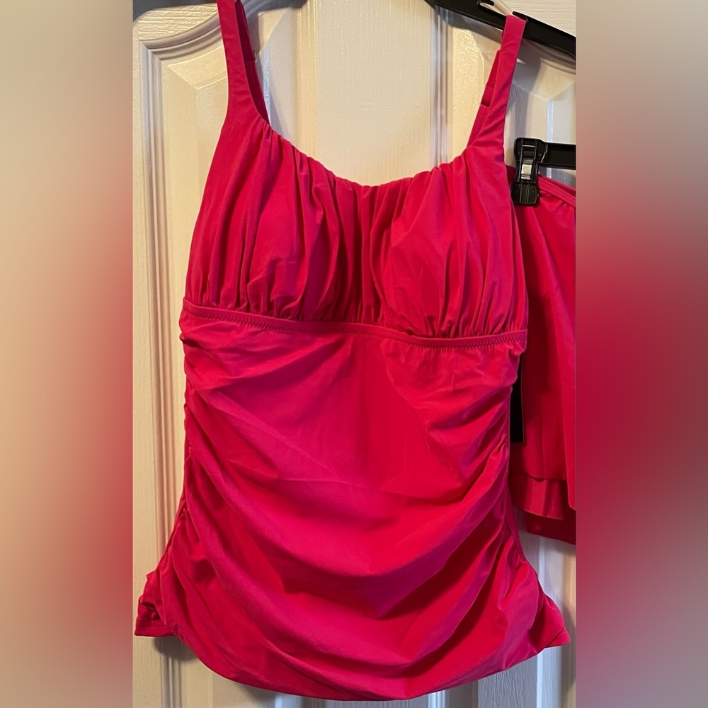 Women’s Profile Swimsuit Tankini Top, Size 14, Fuchsia Color, NWT